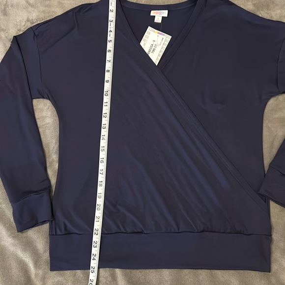 LulaRoe Rebecca Cross Front Blouse 1549 - Picture 4 of 4